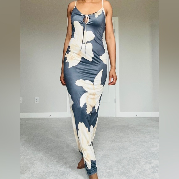 Tall Tie Bust Maxi Dress - Picture 6 of 14